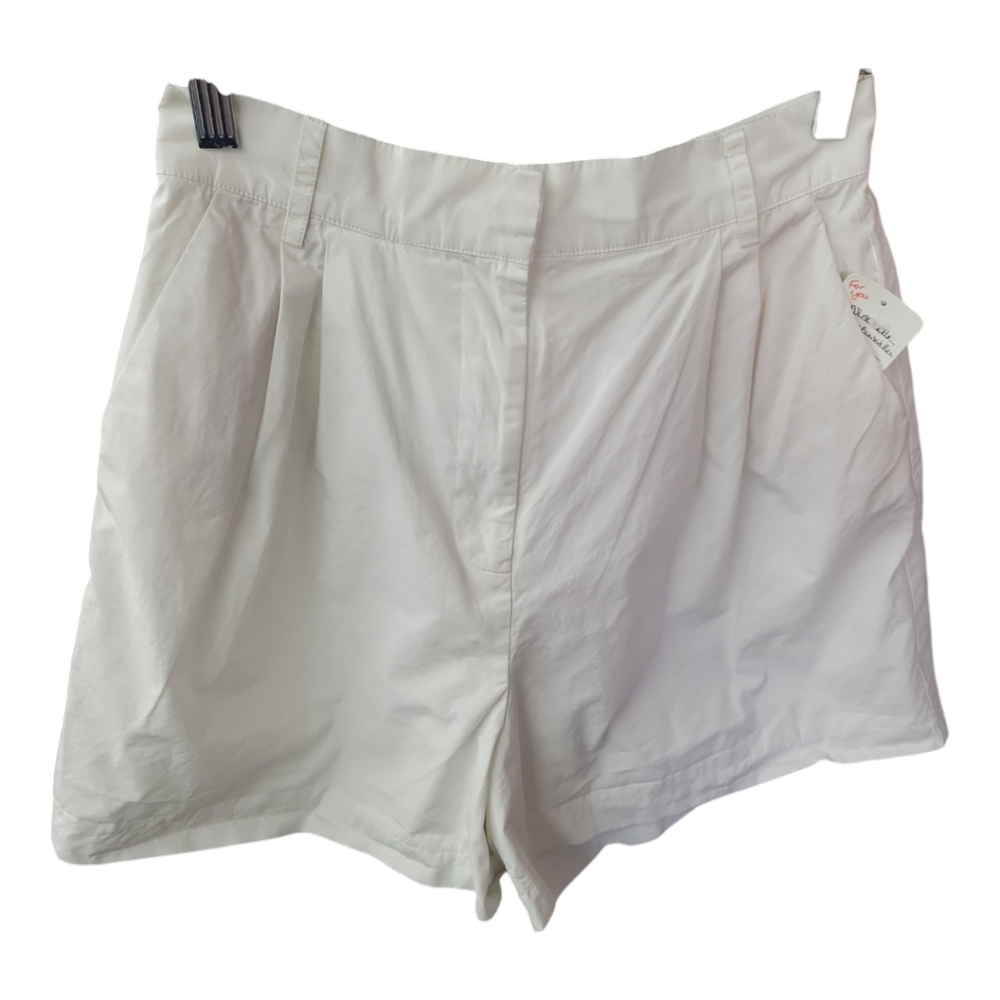 Love, Bonito & Rea White Cotton Lined Shorts Size 6 with Elastic waist.